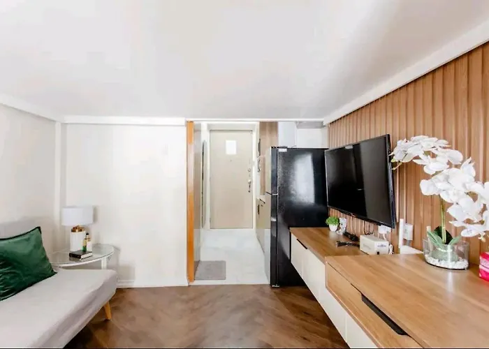 Bed & Breakfast Sky Lux By Elnora At Victoria Sports Tower Kamuning Edsa Southbound Manila
