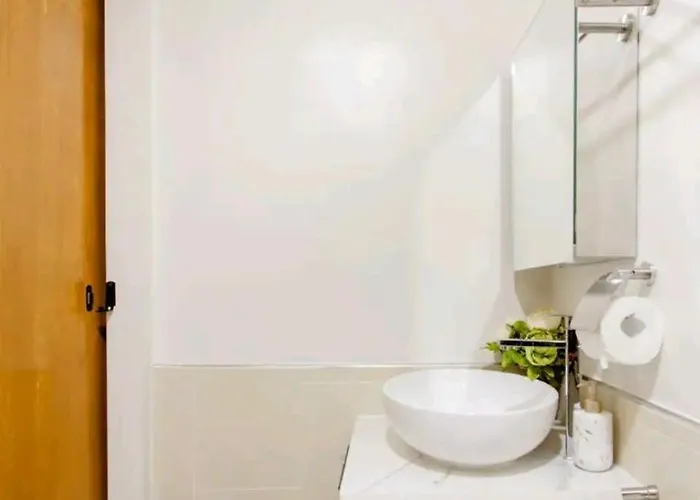 Sky Lux By Elnora At Victoria Sports Tower Kamuning Edsa Southbound Bed & Breakfast Manila