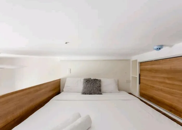 Sky Lux By Elnora At Victoria Sports Tower Kamuning Edsa Southbound Bed & Breakfast Manila