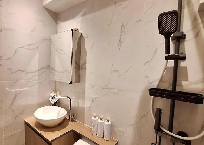 Sky Lux By Elnora At Victoria Sports Tower Kamuning Edsa Southbound Bed & Breakfast Manila